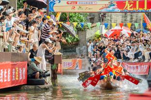 大乌龙！转播方字幕：卢！已当勇士主帅4年